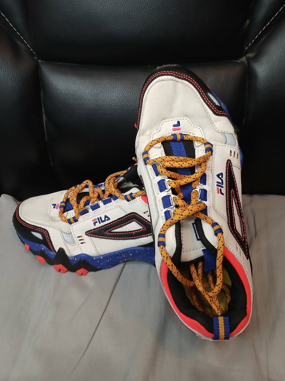 FILA Men’s White Multi-Color Trail Sneakers